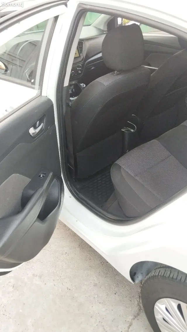 Hyundai Accent 2018 · 1.6 AT