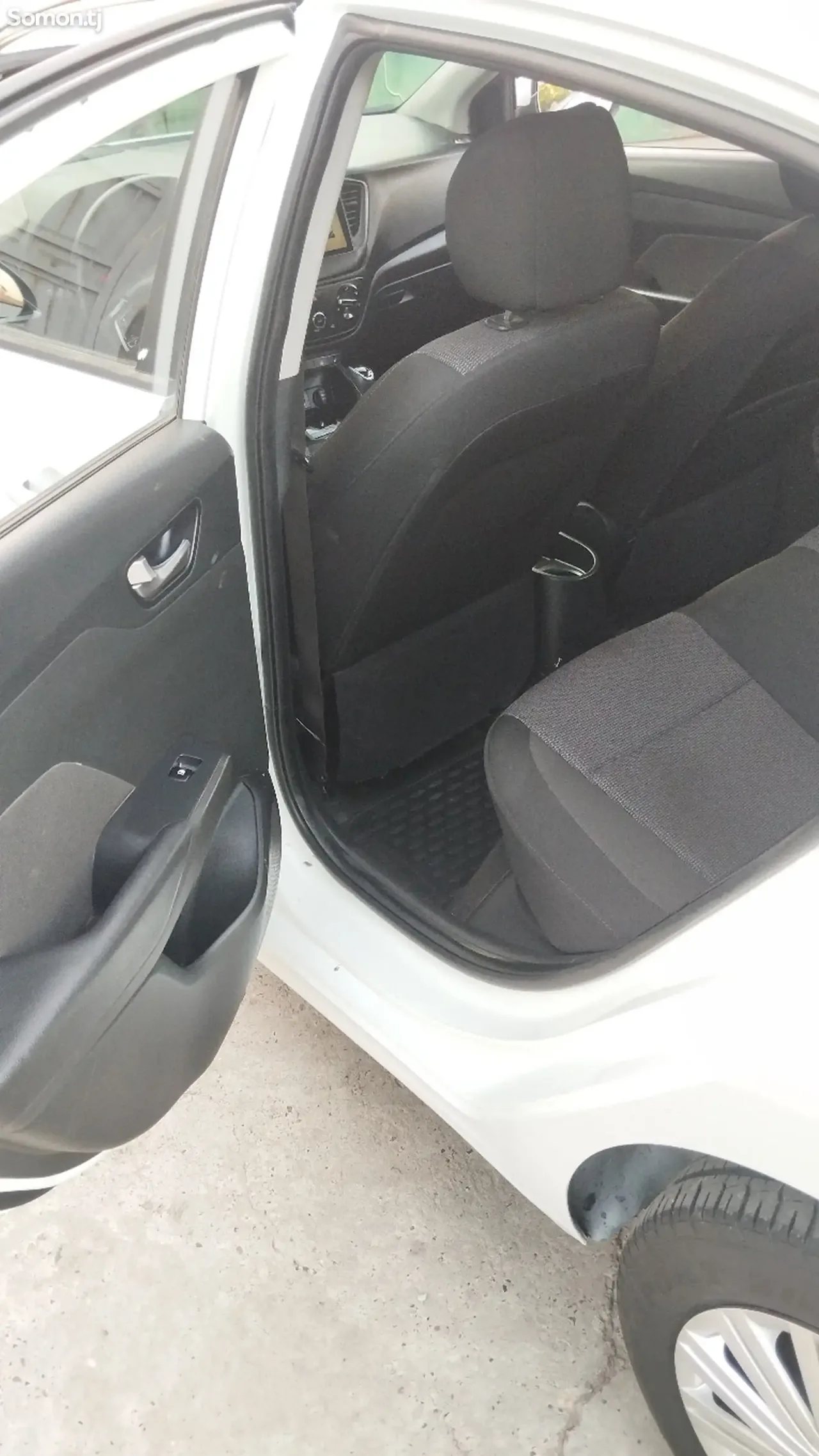 Hyundai Accent 2018 · 1.6 AT