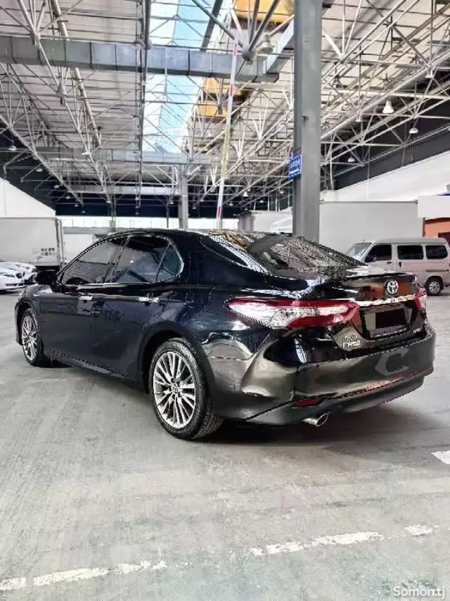 Toyota Camry 2018 · 2.5 AT