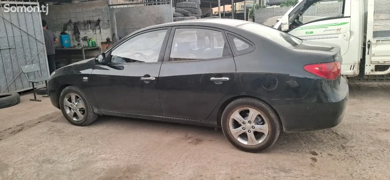 Hyundai Avante 2009 · 1.6 AT
