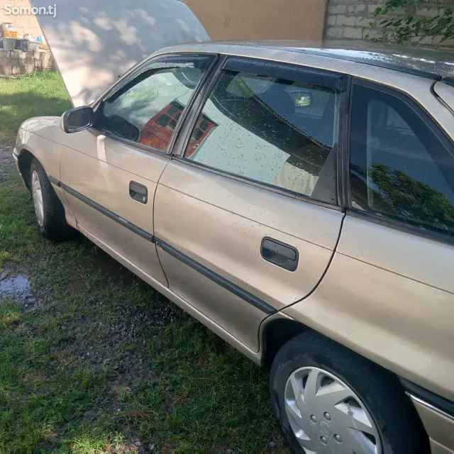 Opel Astra F 1997 · 1.6 MT