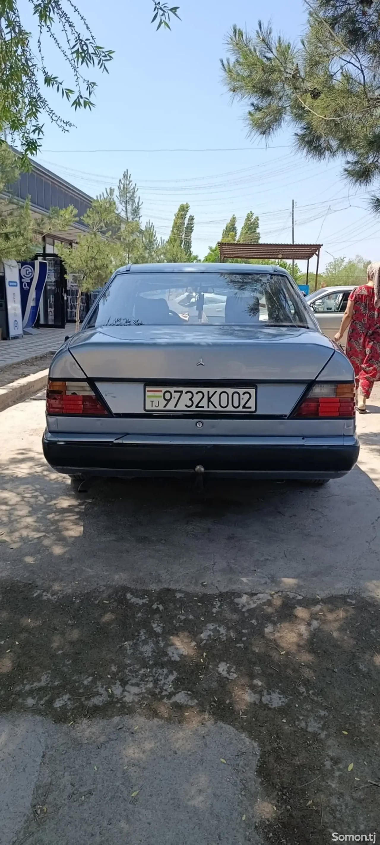 Mercedes-Benz W124 1986 · 2.5 MT