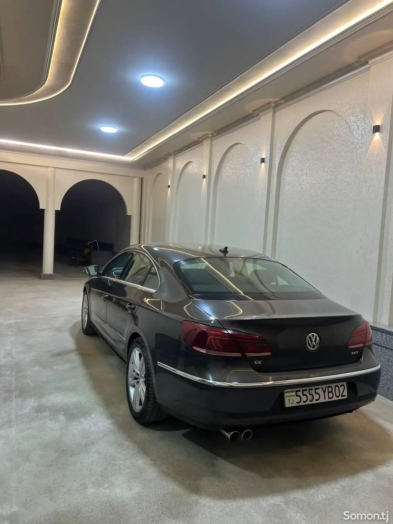 Volkswagen Passat 2013 · 2.0 AT