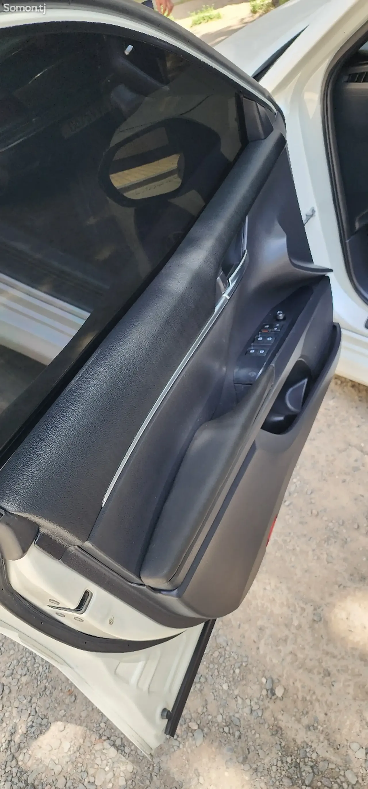 Toyota Camry 2018 · 2.5 AT