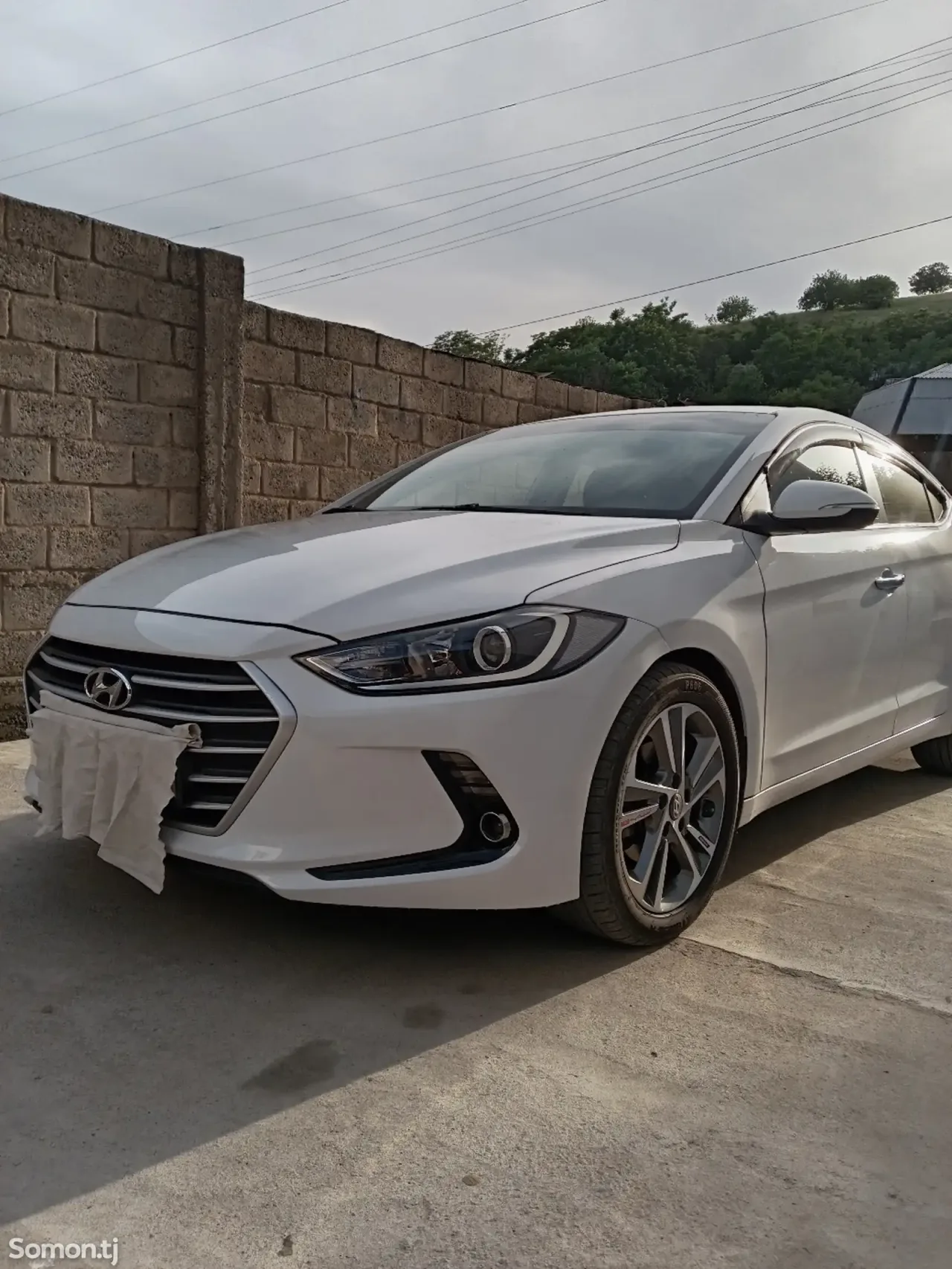 Hyundai Avante 2015 · 1.6 AT