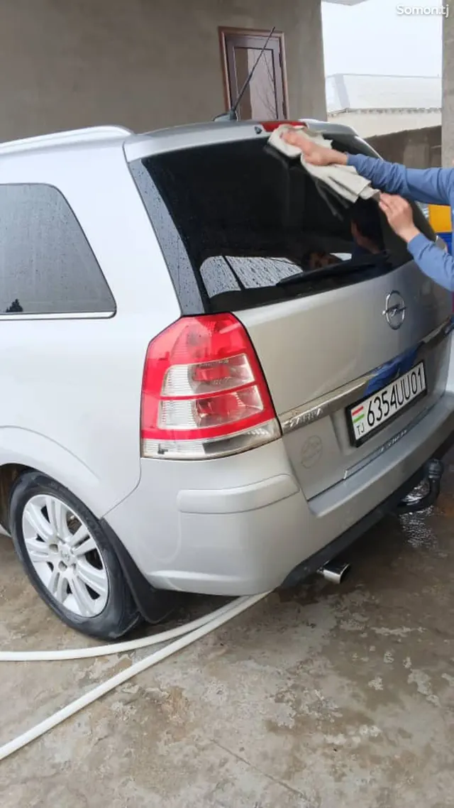 Opel Zafira 2008 · 2.2 AT