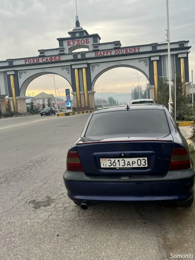 Opel Vectra B 1996 · 1.6 MT