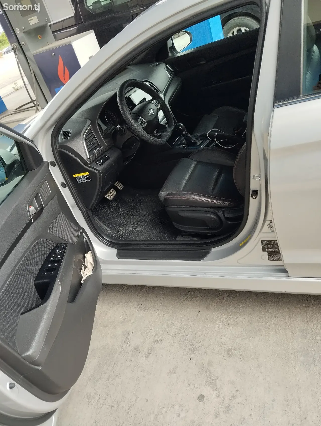 Hyundai Elantra 2017 · 1.6 AT