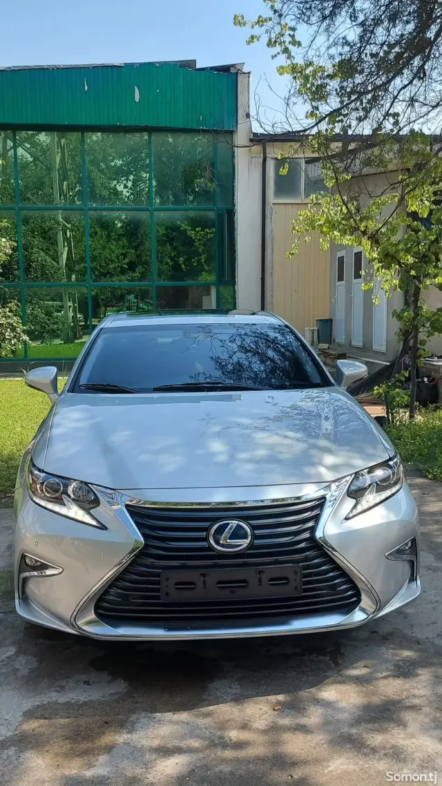 Lexus ES series 2016 · 2.5 AT