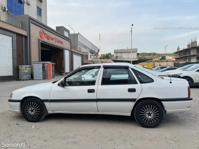 Opel Vectra A 1995 · 1.8 MT