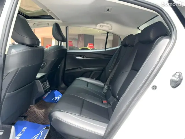 Toyota Camry 2025 · 2.0 AT