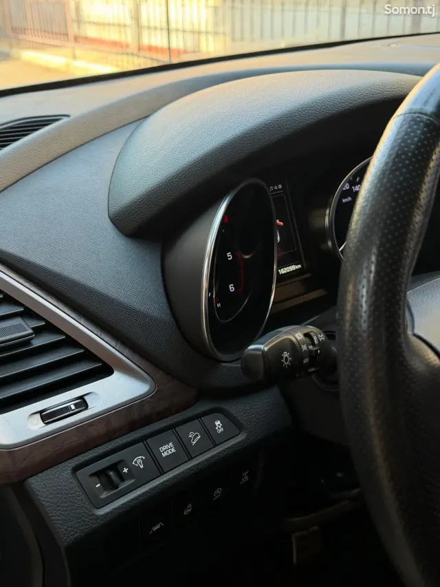 Hyundai Santa Fe 2016 · 2.0 AT