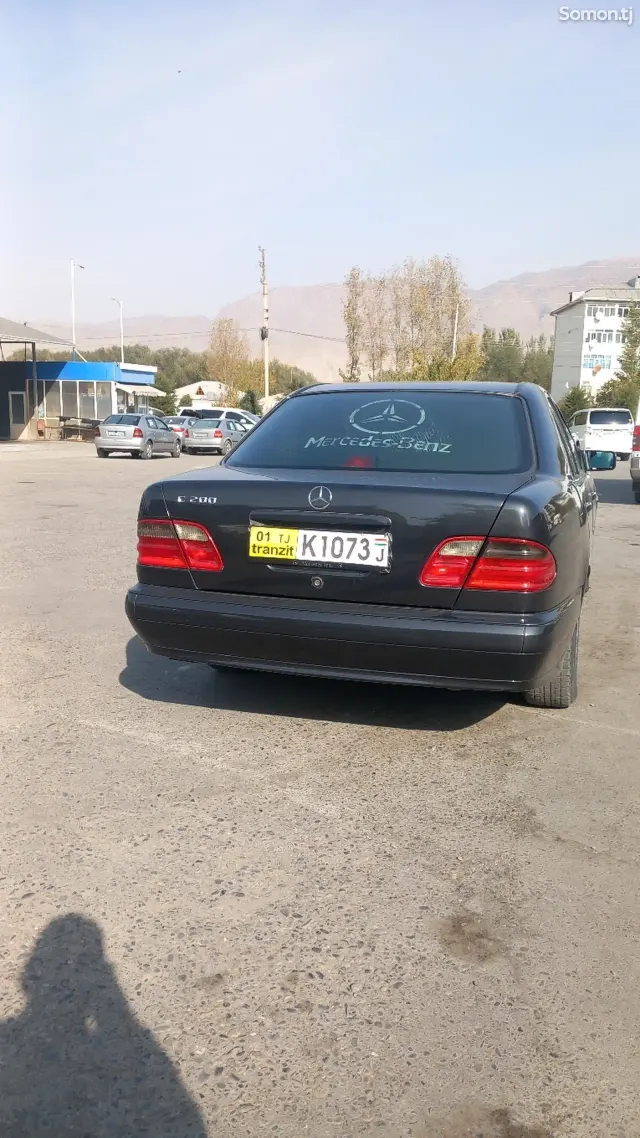 Mercedes-Benz E class 1996 · 2.0 MT
