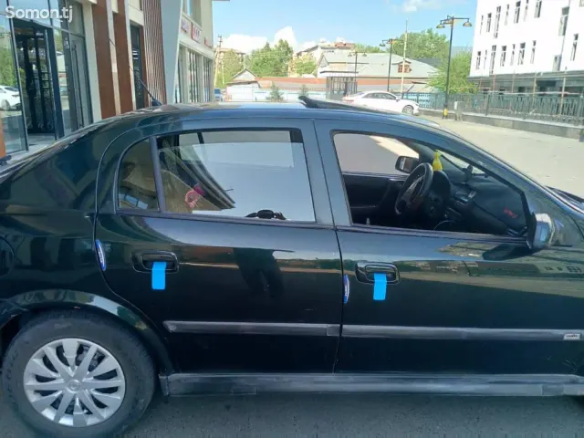 Opel Astra G 1998 · 1.6 MT