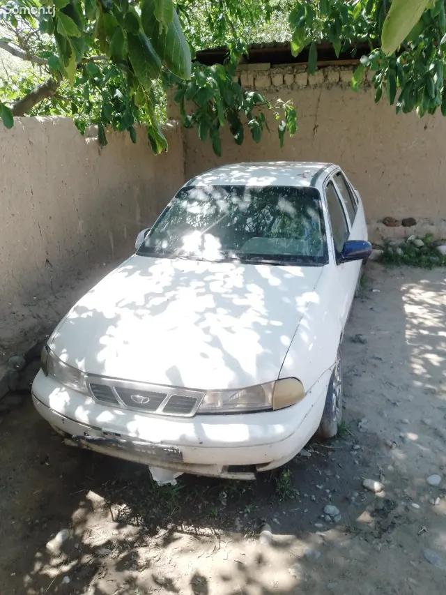 Daewoo Nexia 1995 · 1.6 MT