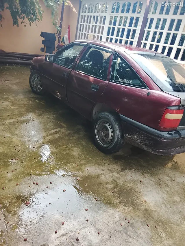 Opel Vectra A 1996 · 1.6 MT