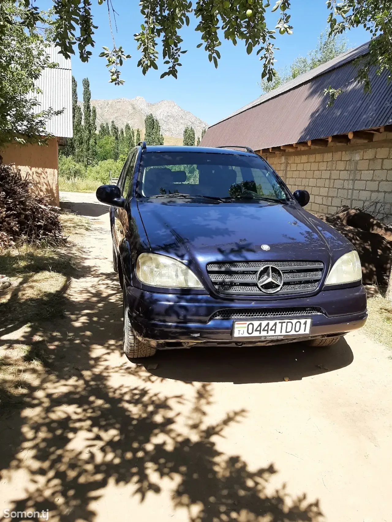 Mercedes-Benz ML class 2000 · 2.4 AT