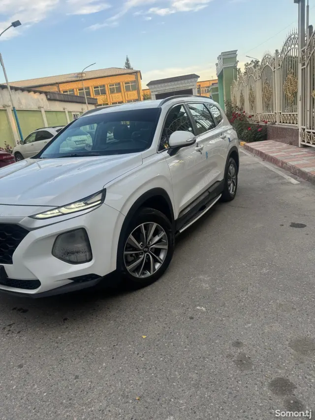 Hyundai Santa Fe 2018 · 2.0 AT