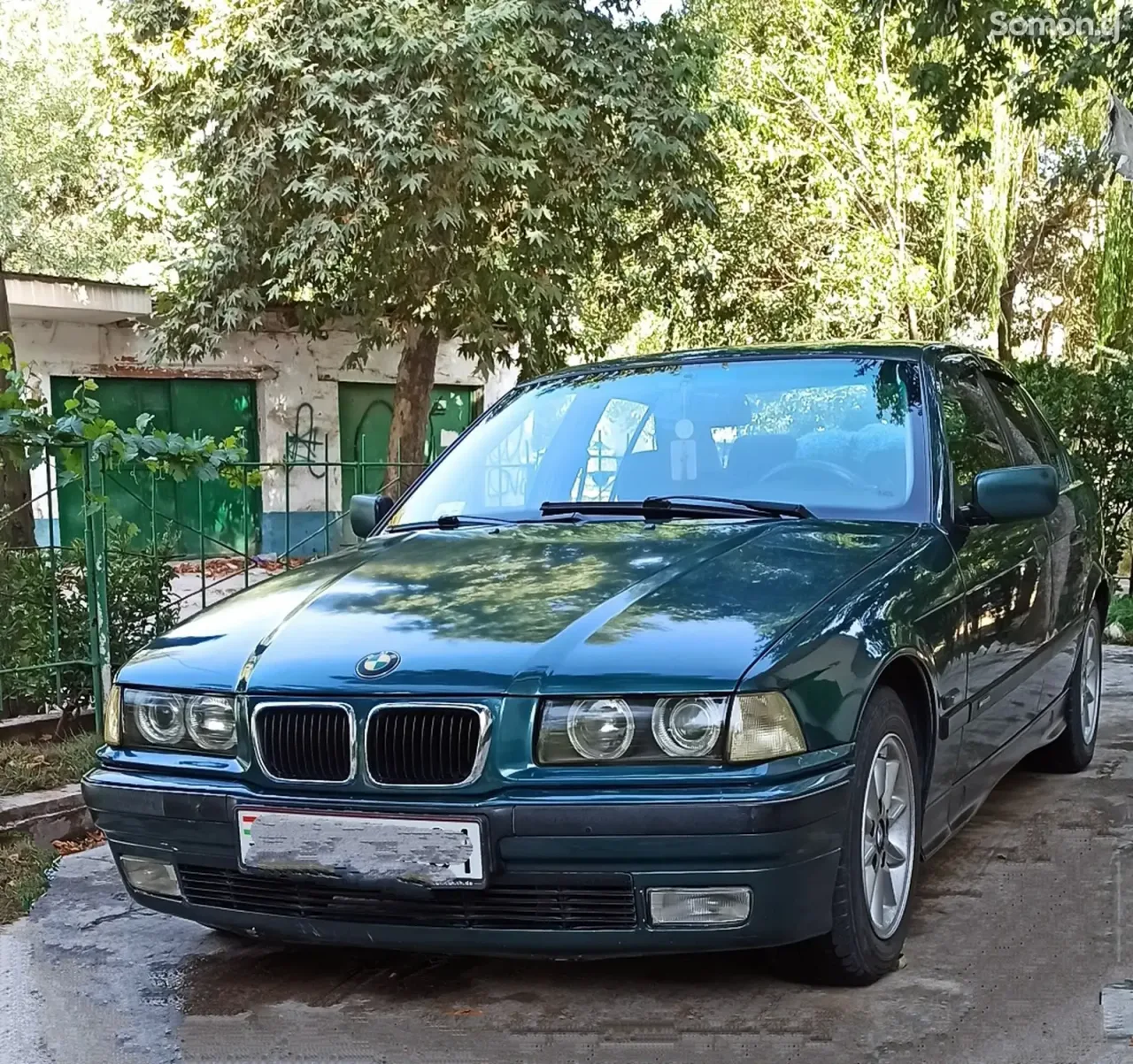 BMW 3 series 1997 · 1.6 MT