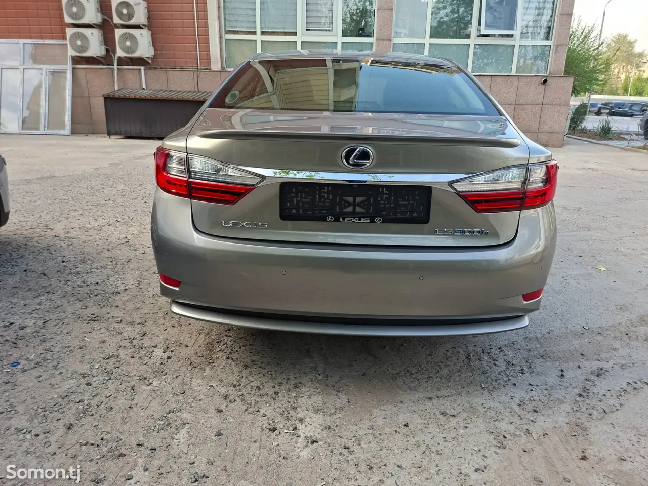 Lexus ES series 2018 · 2.5 AT