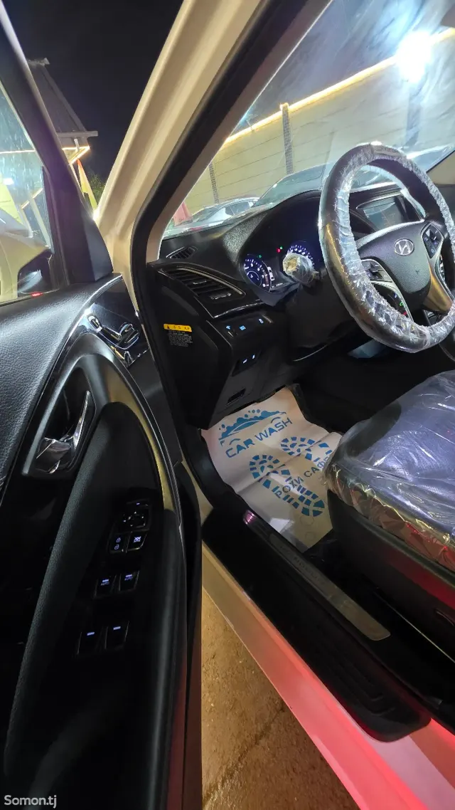 Hyundai Grandeur 2014 · 2.4 AT