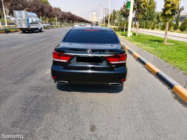 Lexus LS series 2013 · 4.6 AT