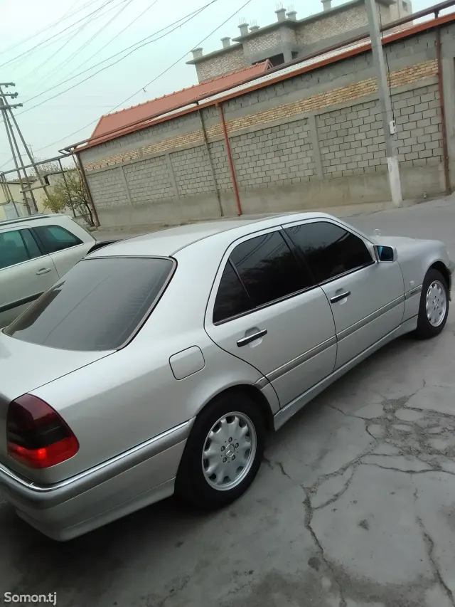 Mercedes-Benz C class 1999 · 2.4 AT
