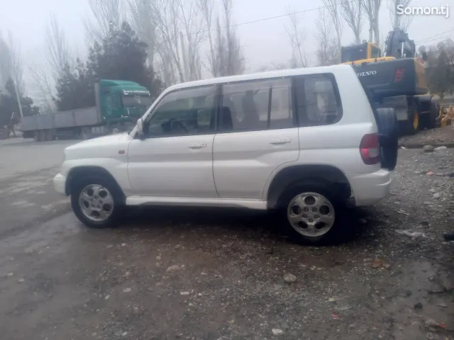 Mitsubishi Pajero 2001 · 1.8 AT