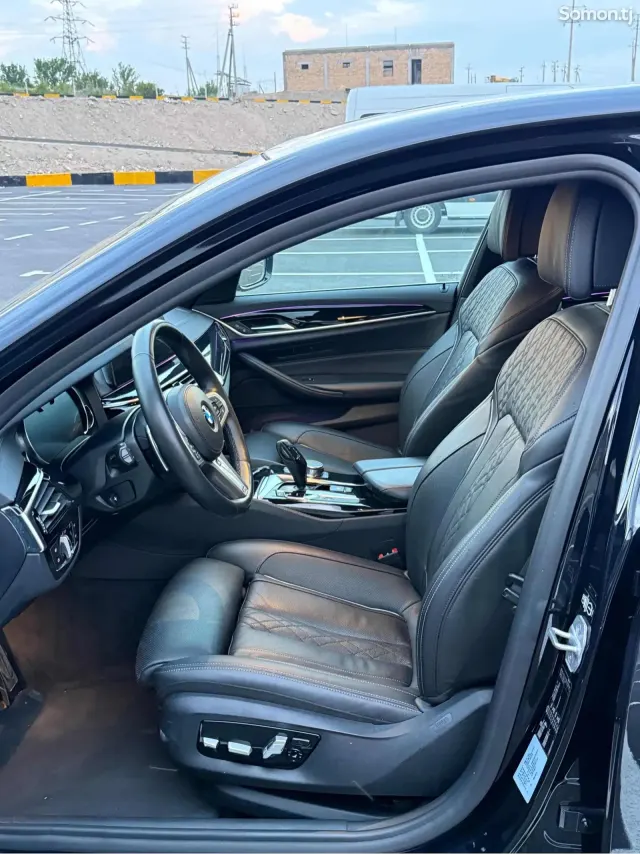 BMW 5 series 2018 · 2.0 CVT
