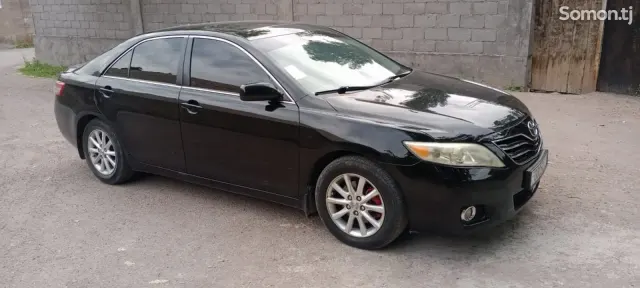 Toyota Camry 2011 · 2.4 AT