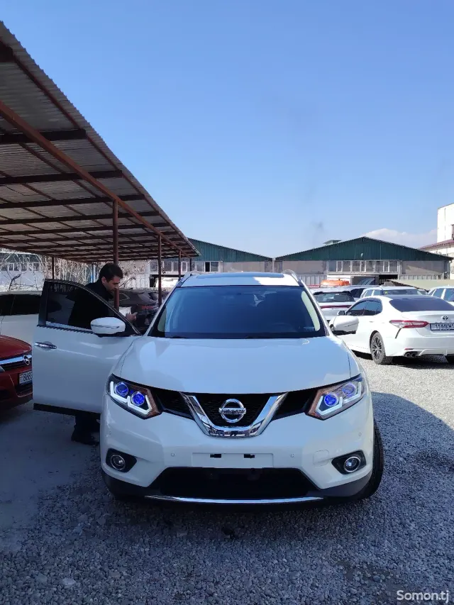 Nissan X-Trail 2014 · 2.5 AT