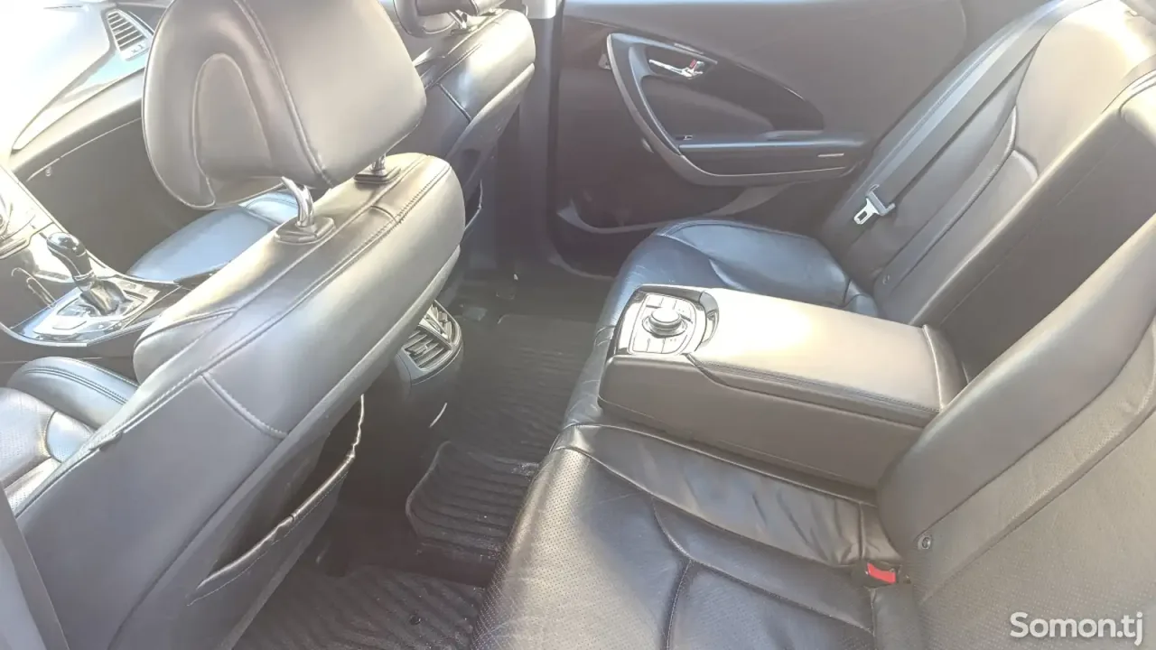 Hyundai Grandeur 2013 · 3.0 AT