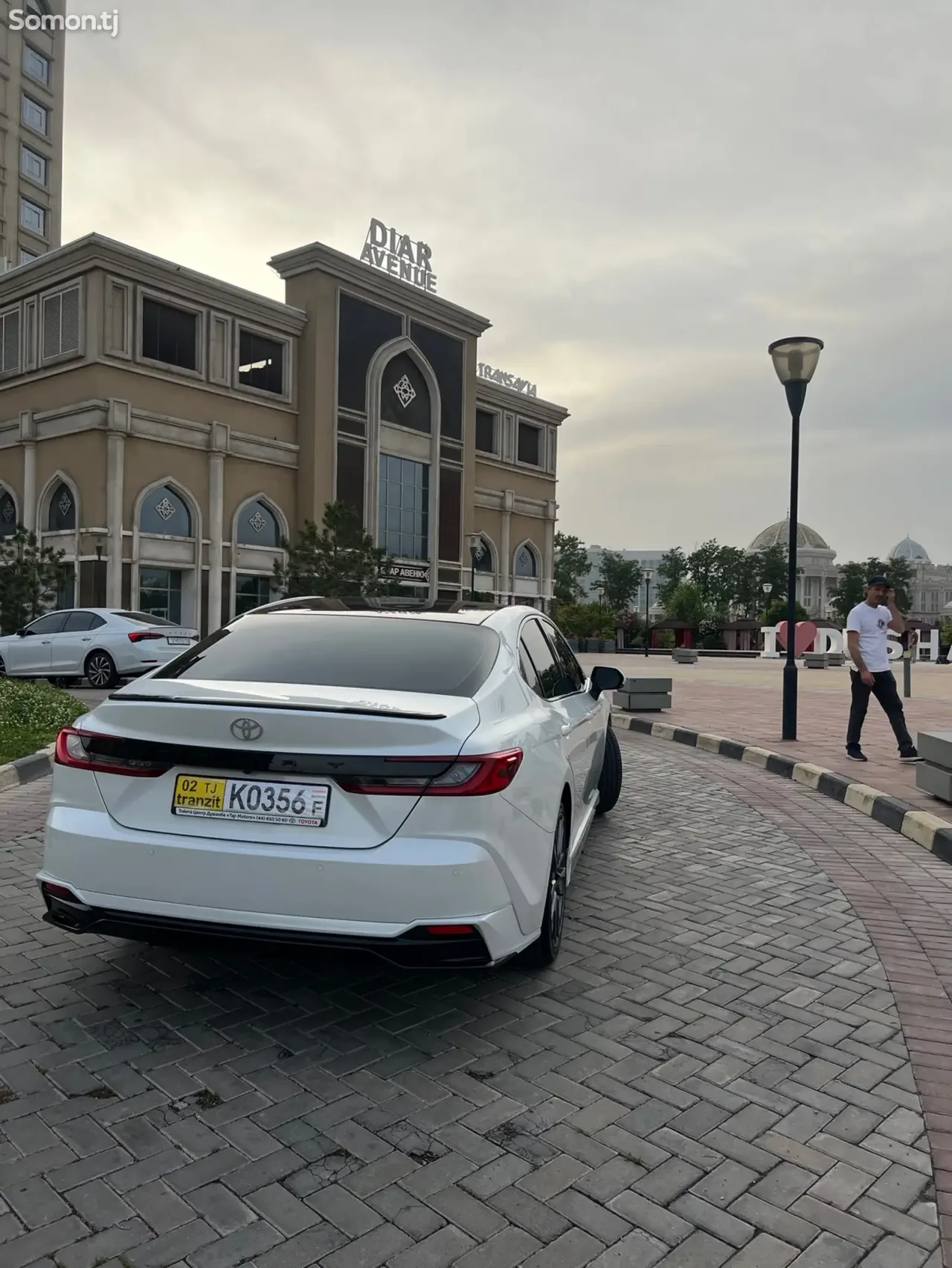 Toyota Camry 2025 · 2.0 AT