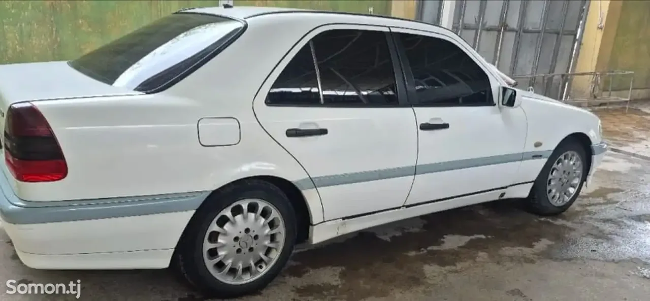 Mercedes-Benz C class 1998 · 2.0 MT