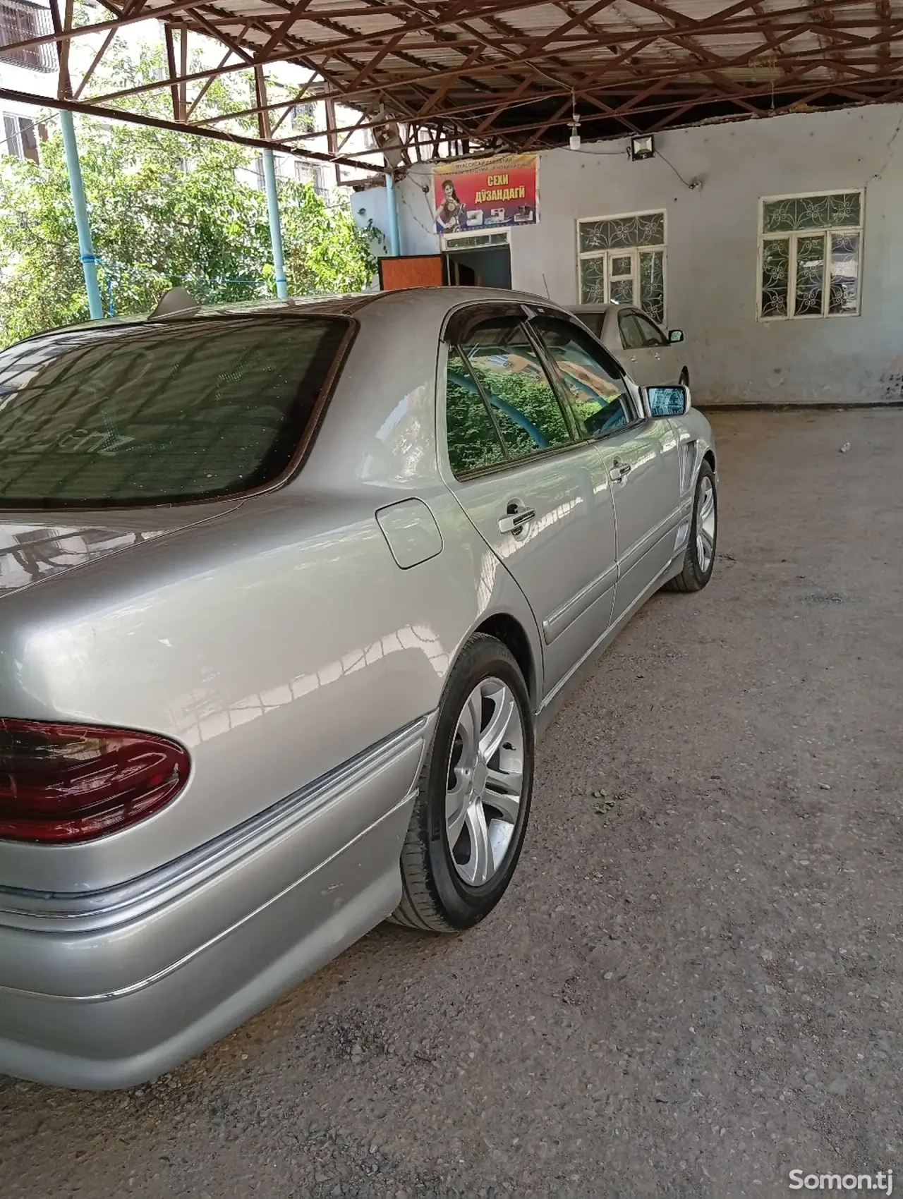 Mercedes-Benz E class 1999 · 2.4 AT