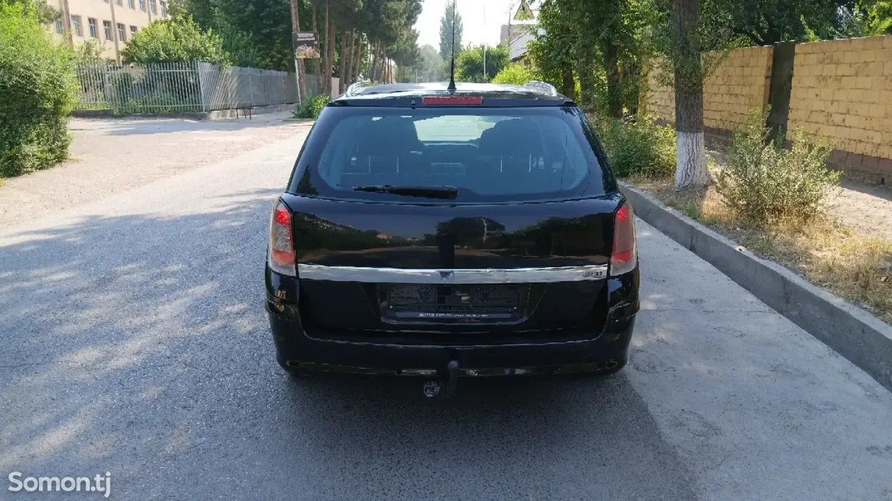 Opel Astra H 2008 · 1.9 MT