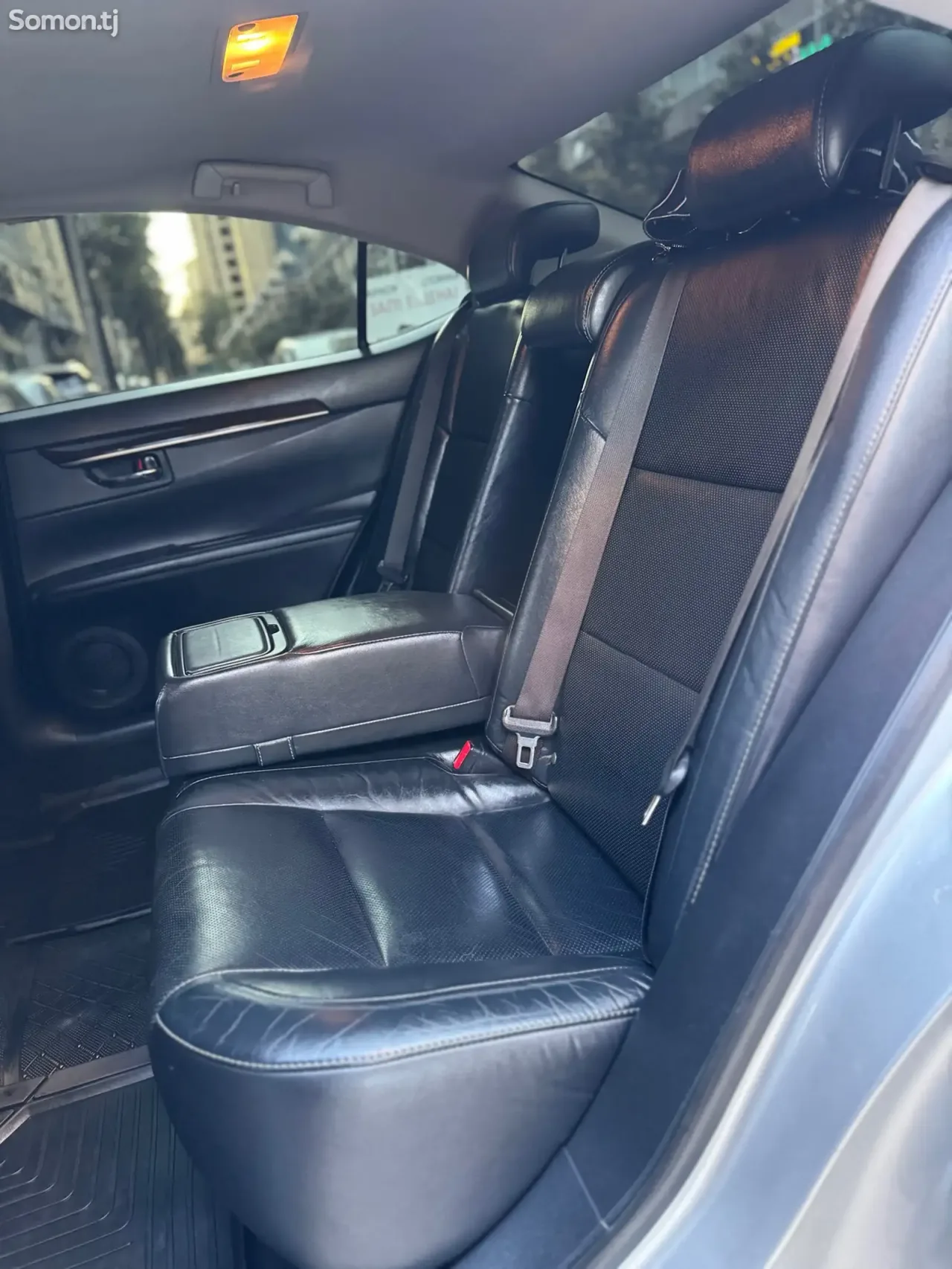 Lexus ES series 2014 · 3.5 AT