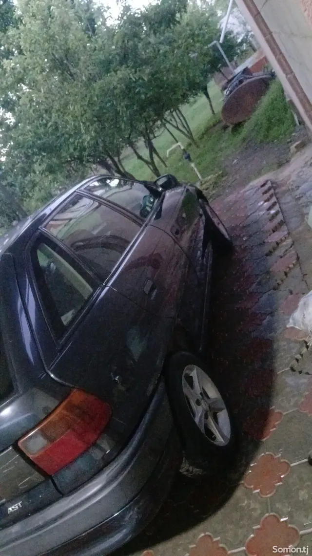 Opel Astra F 1993 · 1.6 MT