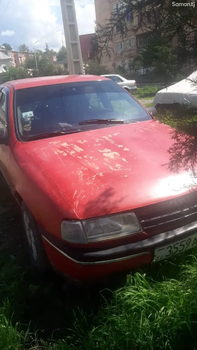 Opel Vectra A 1991 · 1.6 MT