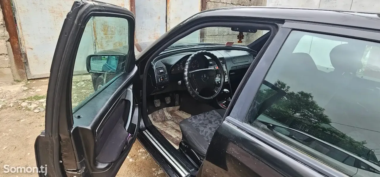 Mercedes-Benz C class 1997 · 1.8 MT