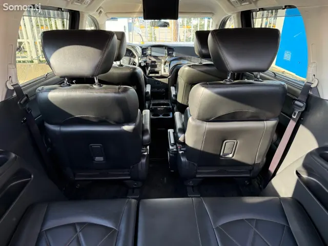 Nissan Elgrand 2014 · 2.5 AT