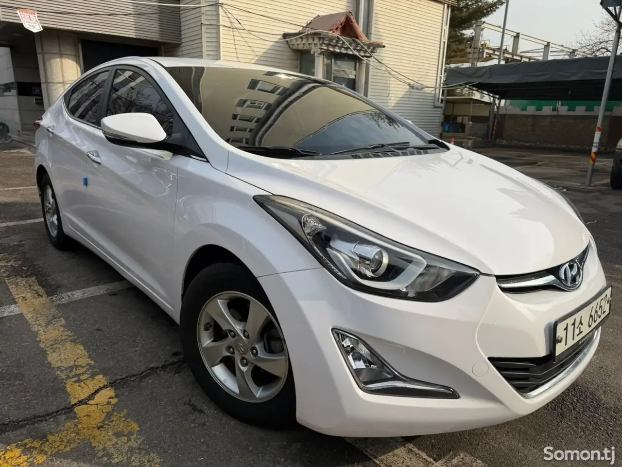 Hyundai Avante 2015 · 1.6 AT