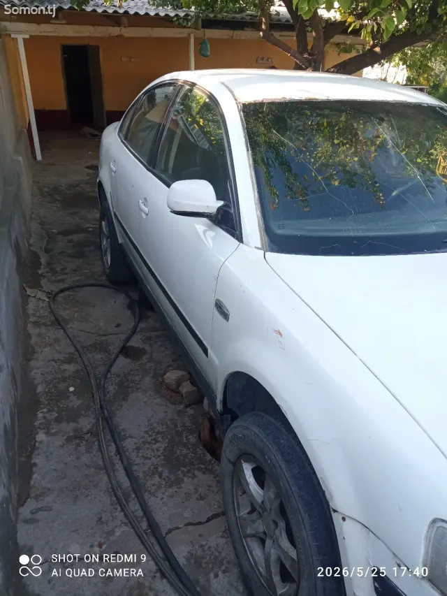 Volkswagen Passat 1997 · 1.8 MT