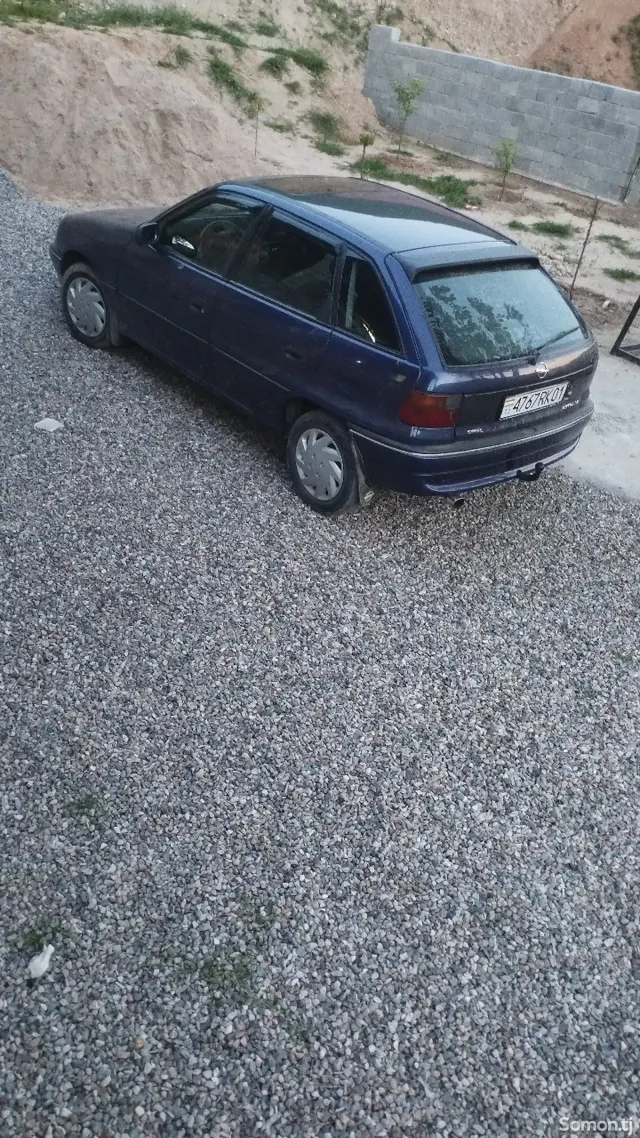 Opel Astra F 1997 · 1.6 MT