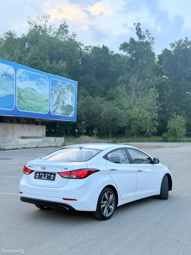 Hyundai Avante 2015 · 1.6 AT