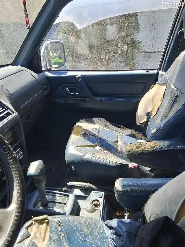 Mitsubishi Pajero 1991 · 2.2 AT