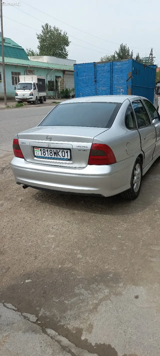 Opel Vectra B 2000 · 1.8 MT
