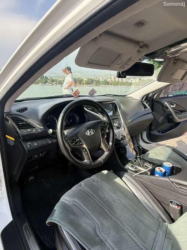 Hyundai Grandeur 2012 · 2.4 AT