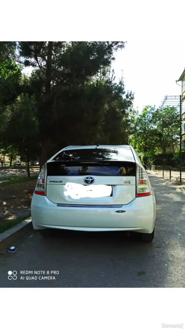 Toyota Prius 2010 · 1.8 AT