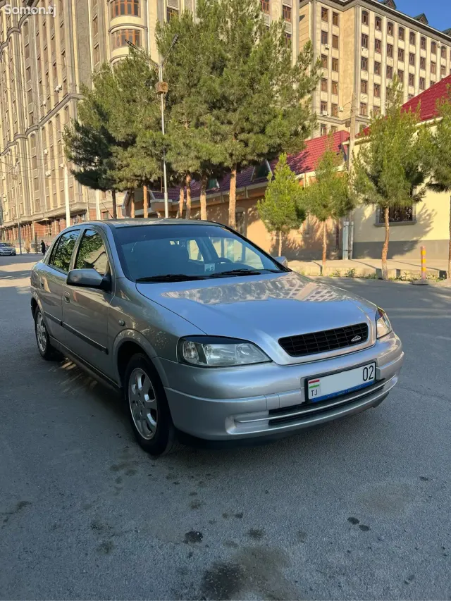 Opel Astra G 2001 · 1.6 MT